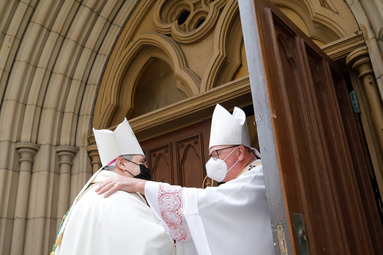 A cardinal greeting
